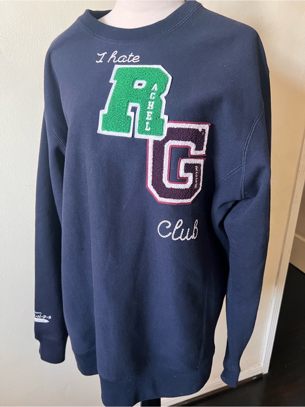 FRIENDS Collectors I Hate Rachel Green Club sweatshirt, navy. Unisex XL. New!